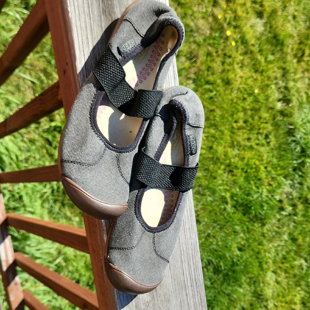 Keen Women's Gray Mary Jane Shoes